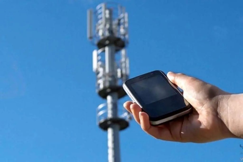 شرکت مخابرات درباره تأثیر قطعی برق بر خطوط مخابراتی و اینترنت: راهکار این است که باید نوسازی باتری ها انجام شود که به سرمایهگذاری نیاز دارد